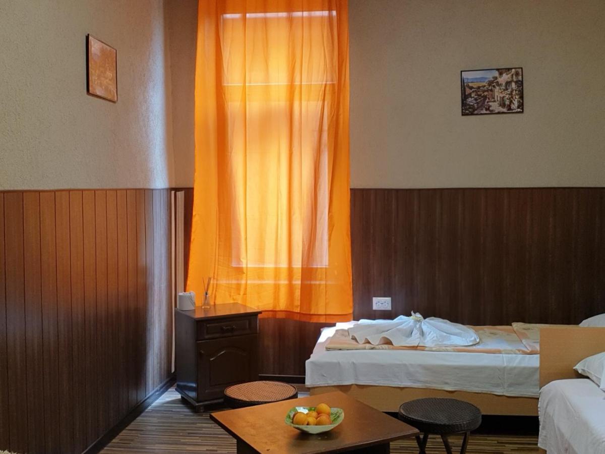 Km!Sofia - Стаи За Гости Kültér fotó